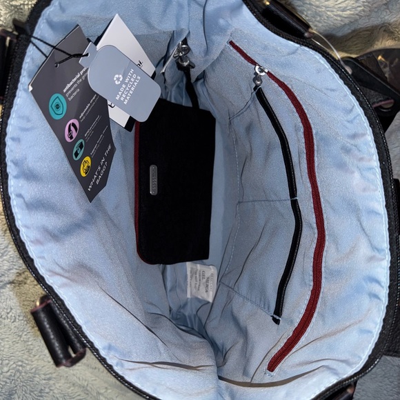 Black 3-in-1 convertible backpack - Picture 3 of 3